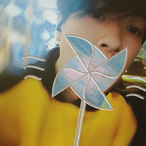 二女一杯食屎gif视频的背景故事
